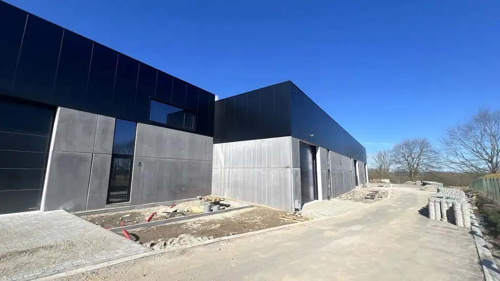 Klein magazijn te huur in Herzele Business Park foto 2