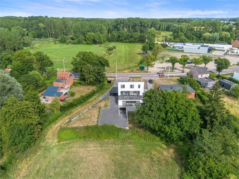 RUIME OPEN BEBOUWING MET KANTOOR EN ADEMBENEMEND ZICHT IN HASSELT foto 2