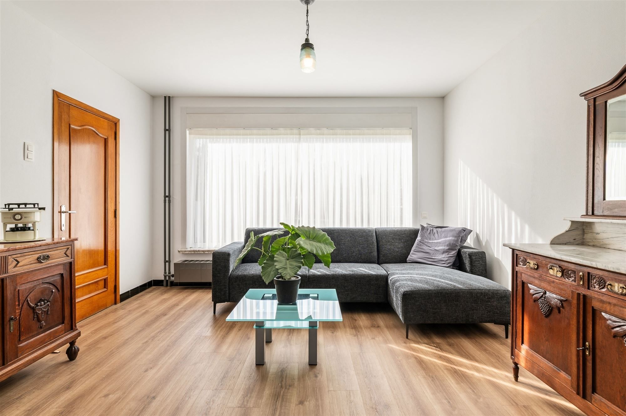 GERENOVEERDE INSTAPKLARE WONING OP 1726M2 TEGEN NATUURGEBIED! foto 3