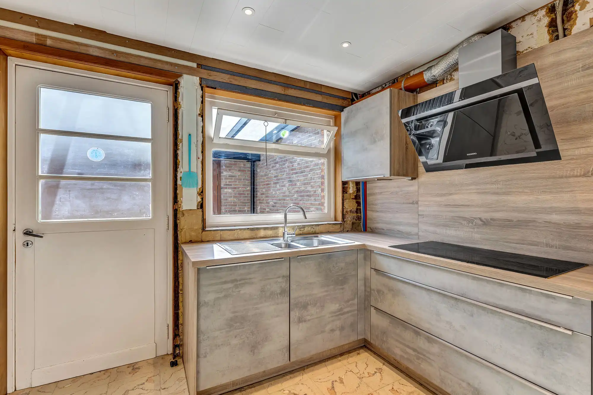 Robuuste woning op ruim perceel foto 8