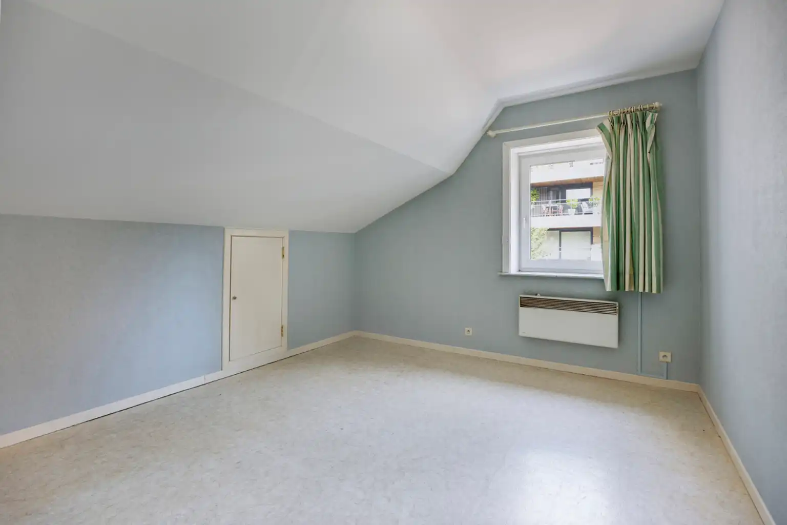 instapklare driegevelwoning voor, ideaal gelegen in Asse foto 15