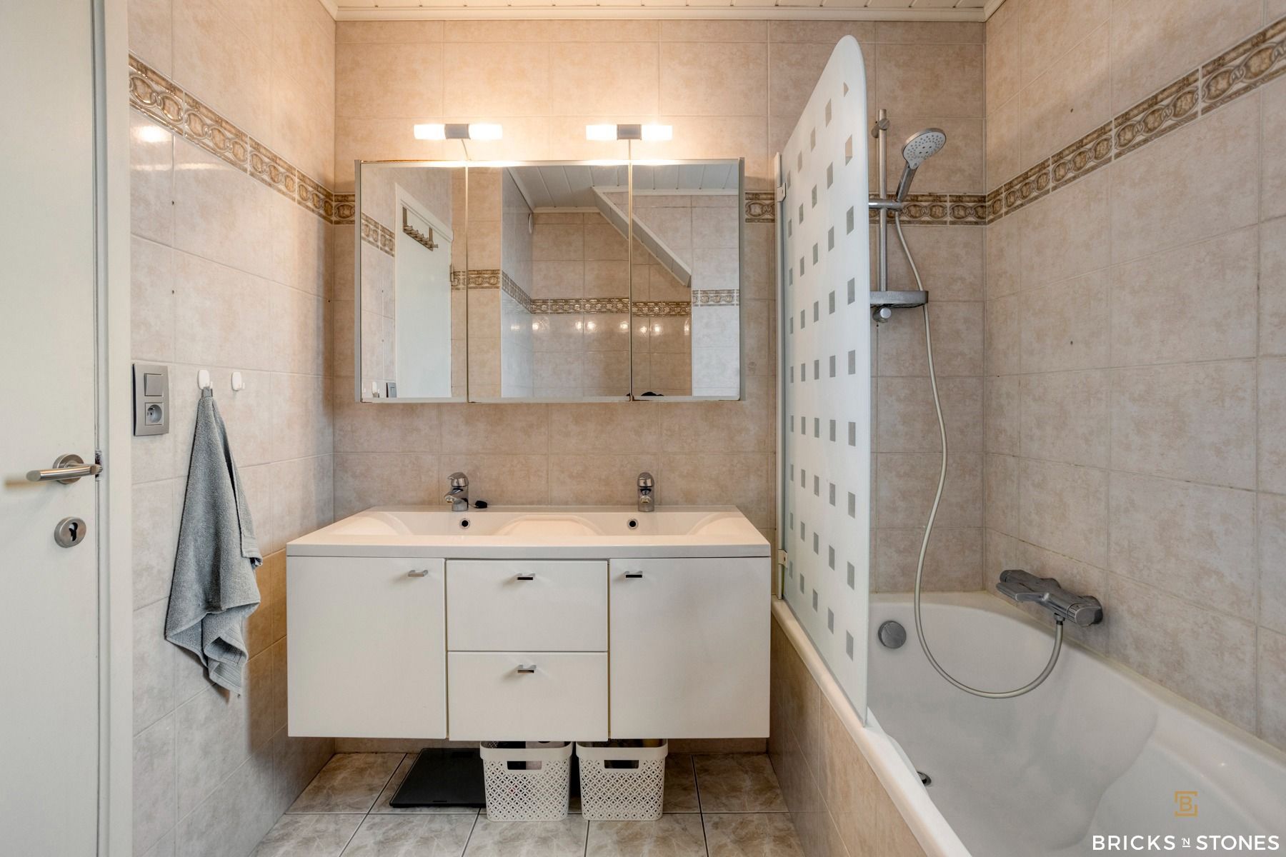 Knappe bel-etage woning met tuin foto 22