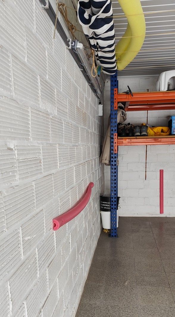 Afgesloten garagebox met centrale ligging foto 3
