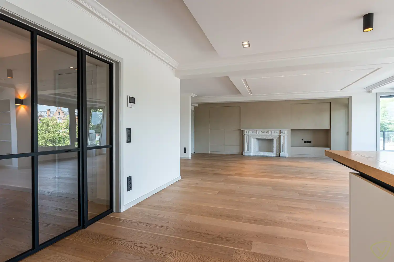 Uitzonderlijk groot appartement nabij het station van Eeklo! foto 5