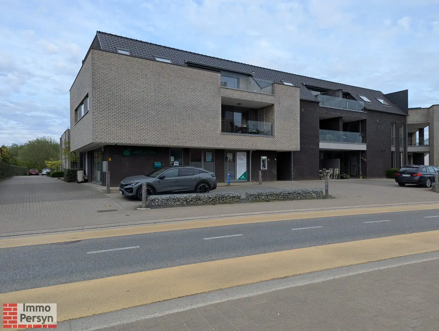 Gelijksvloer appartement met tuintje foto 2