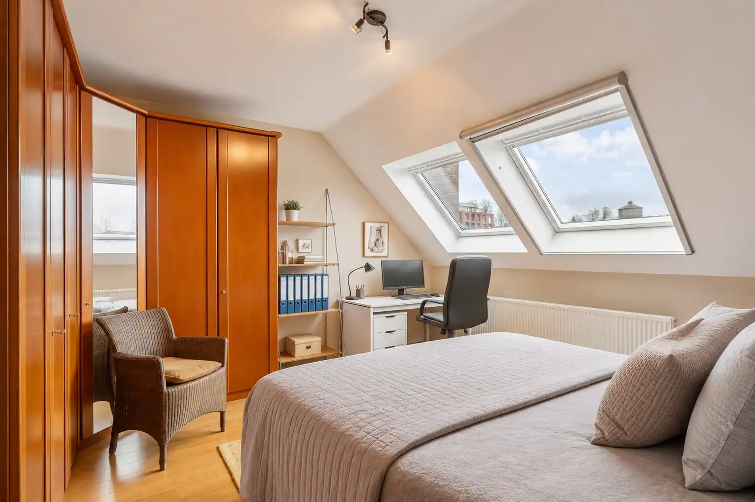 Appartement met 3 of 4 slaapkamers nabij het centrum. foto 11