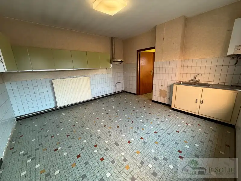 Woning op breed perceel - achterliggend natuurgebied - stal foto 11