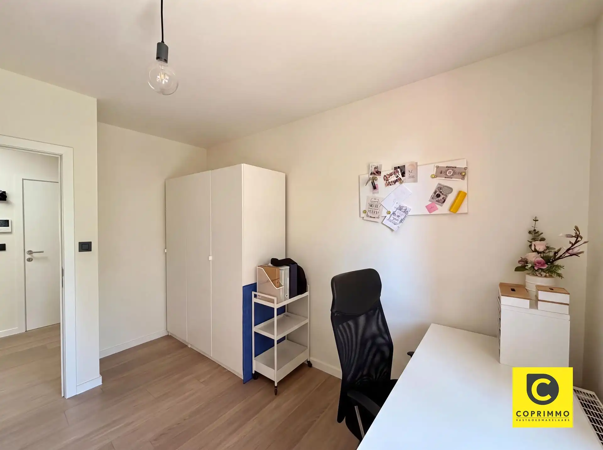 Gerenoveerd en lichtrijk 2 slpks appartement met terras! foto 8