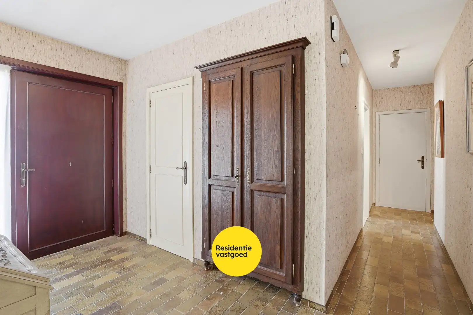Vrijstaande bungalow met 3 slaapkamers, ruime garage en zonnige tuin foto 10