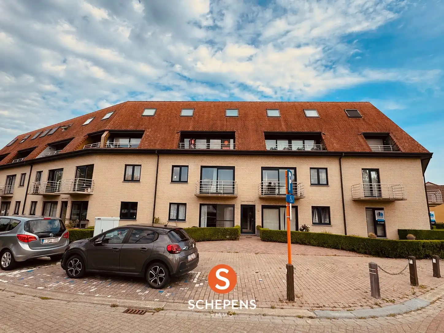 Verzorgd duplexappartement aan de rand van het centrum Van De Haan. foto {{pictureIndex}}