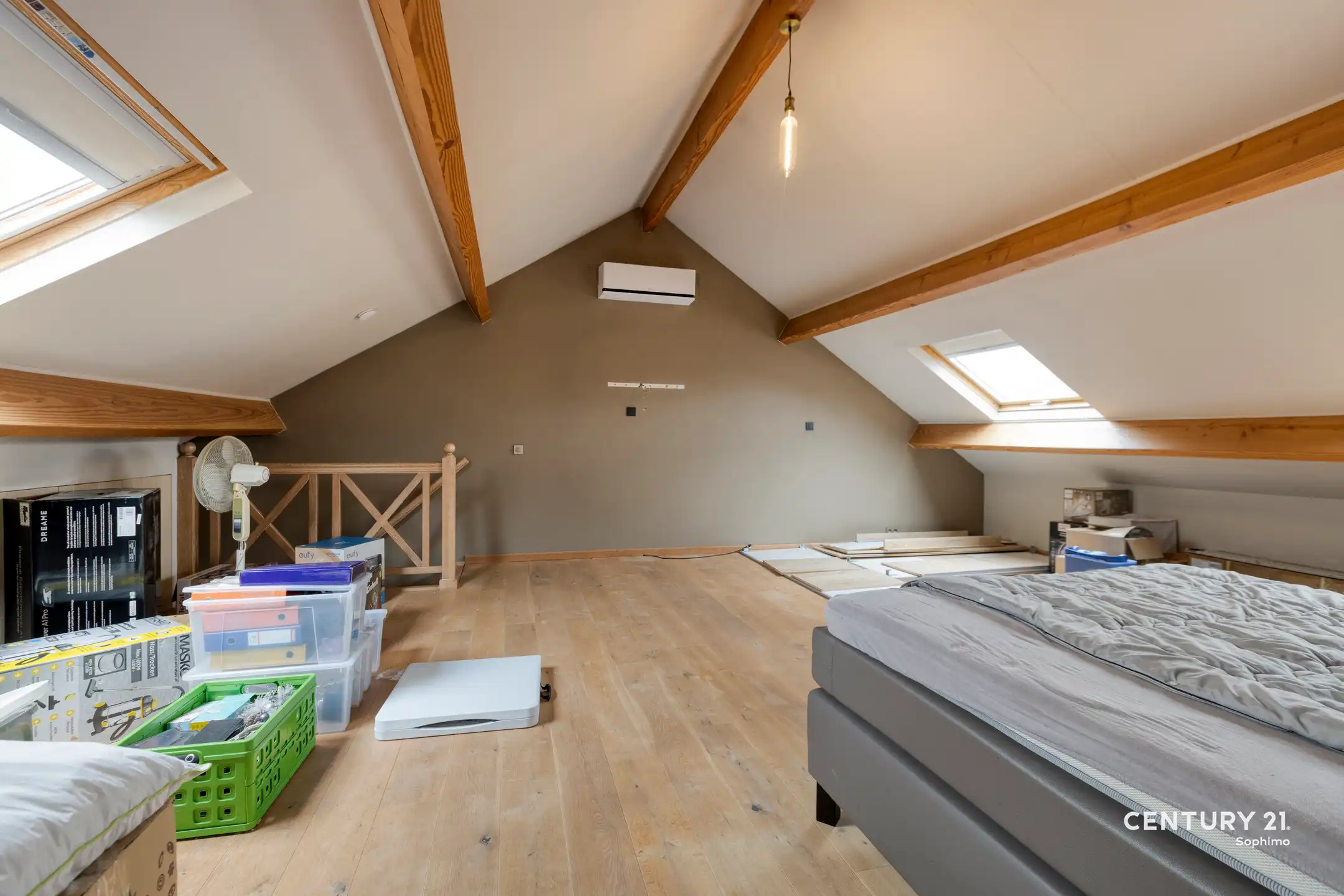 Instapklare woning met vier slaapkamers op perceel van 11a22 foto 25