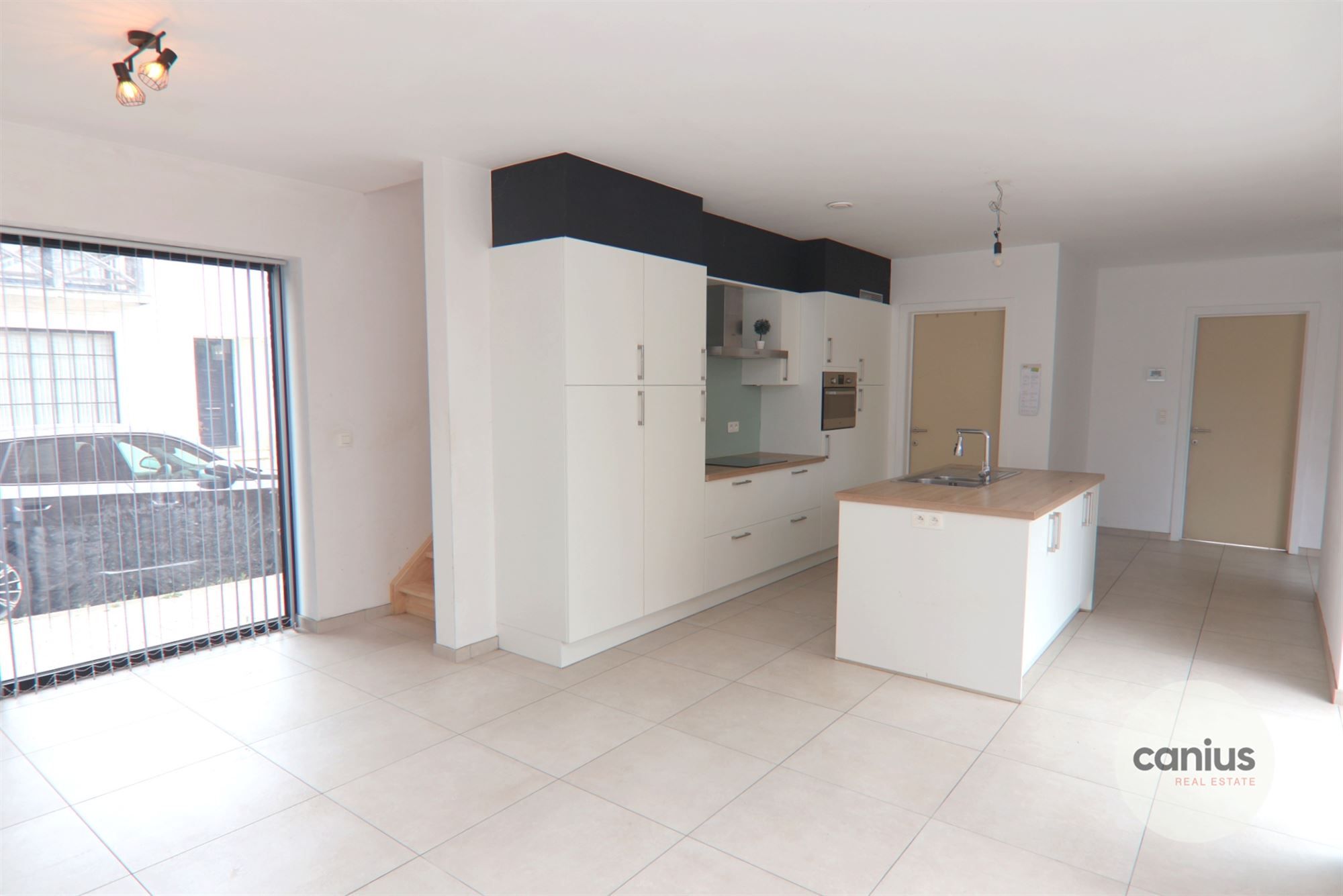 RECENTE WONING MET 3 SLKS NABIJ HET STADSCENTRUM foto 2