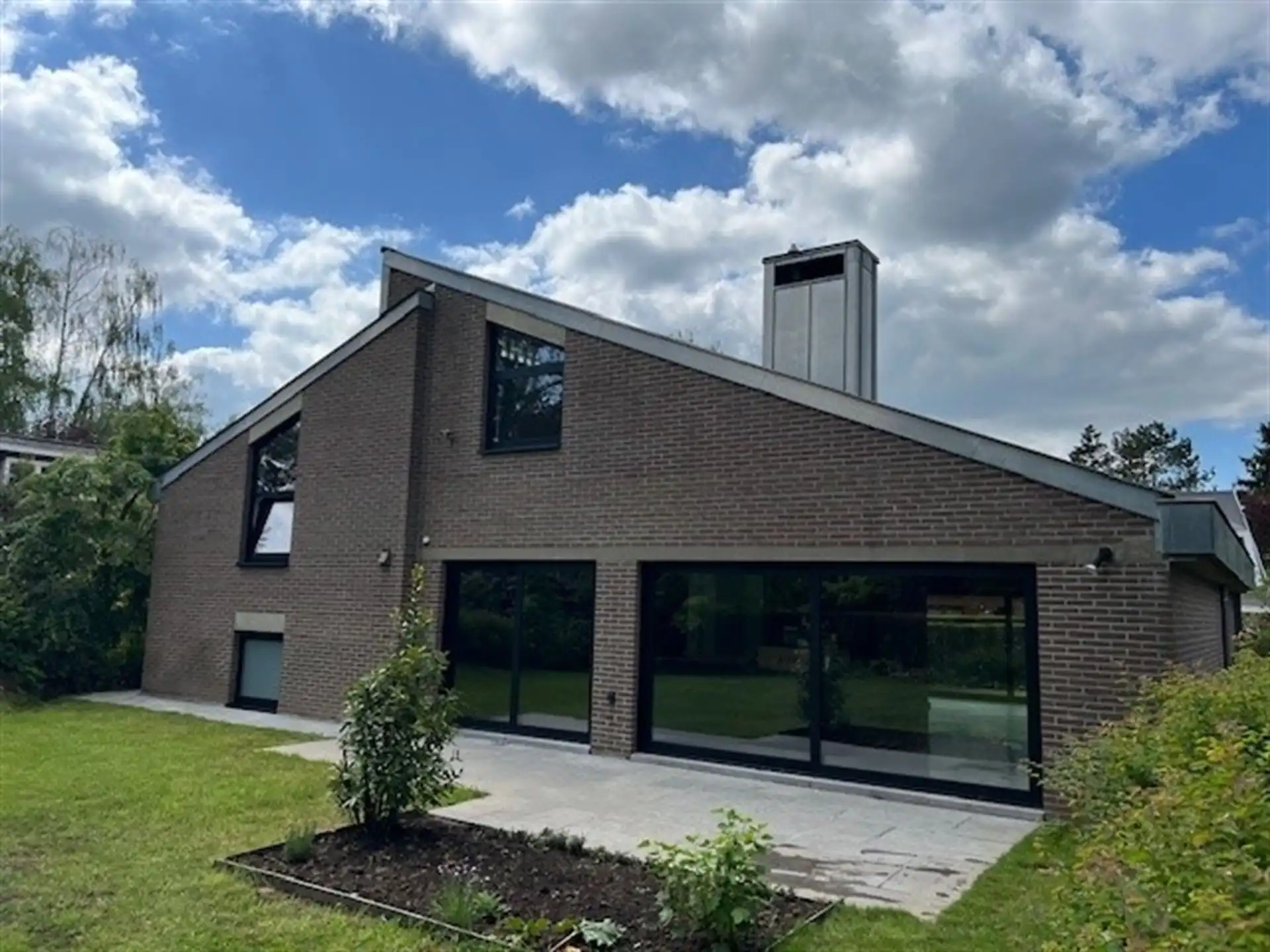 Charmante villa op goede locatie foto 5