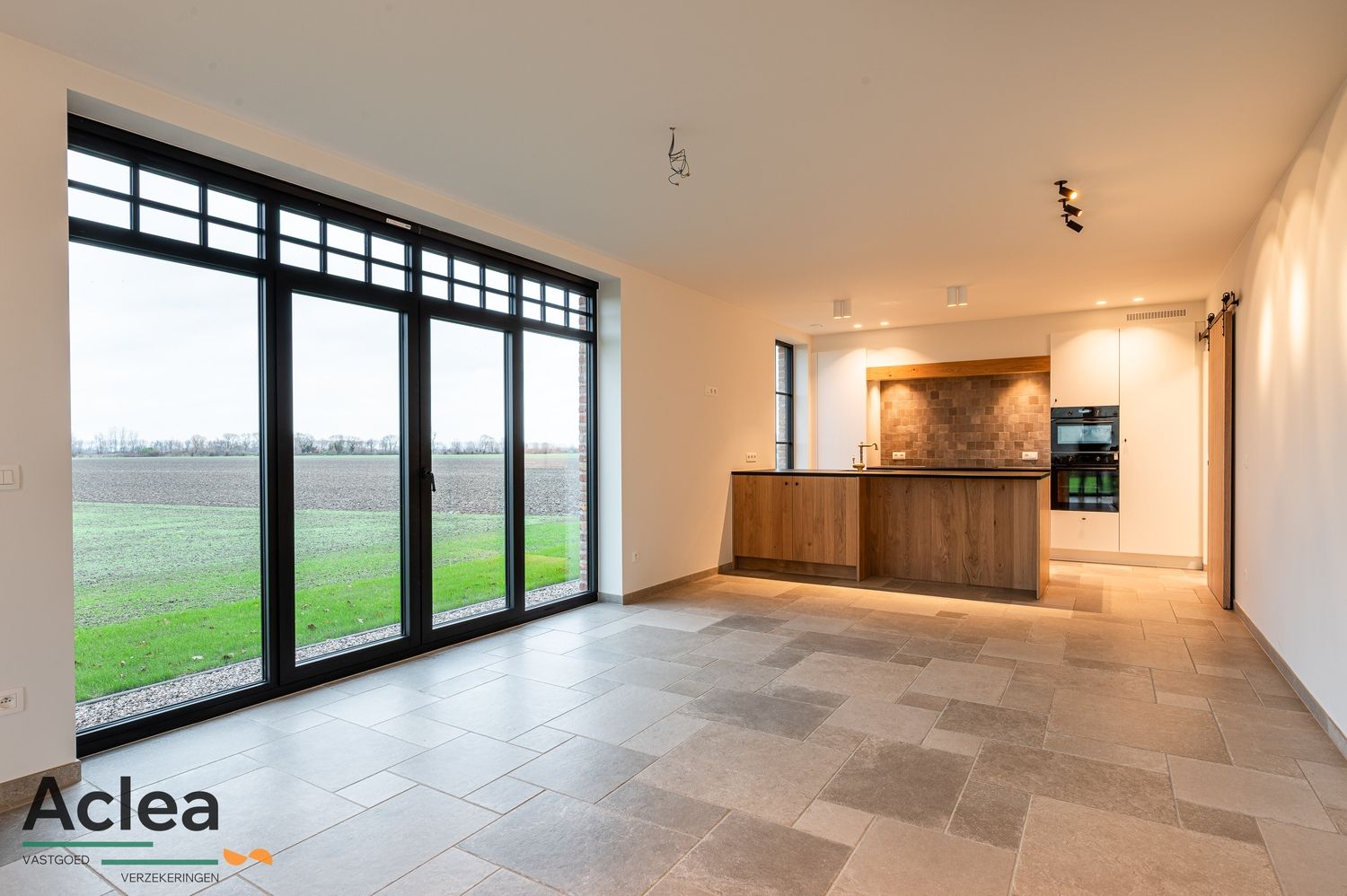 Unieke landelijke nieuwbouw woning met open zichten foto 8