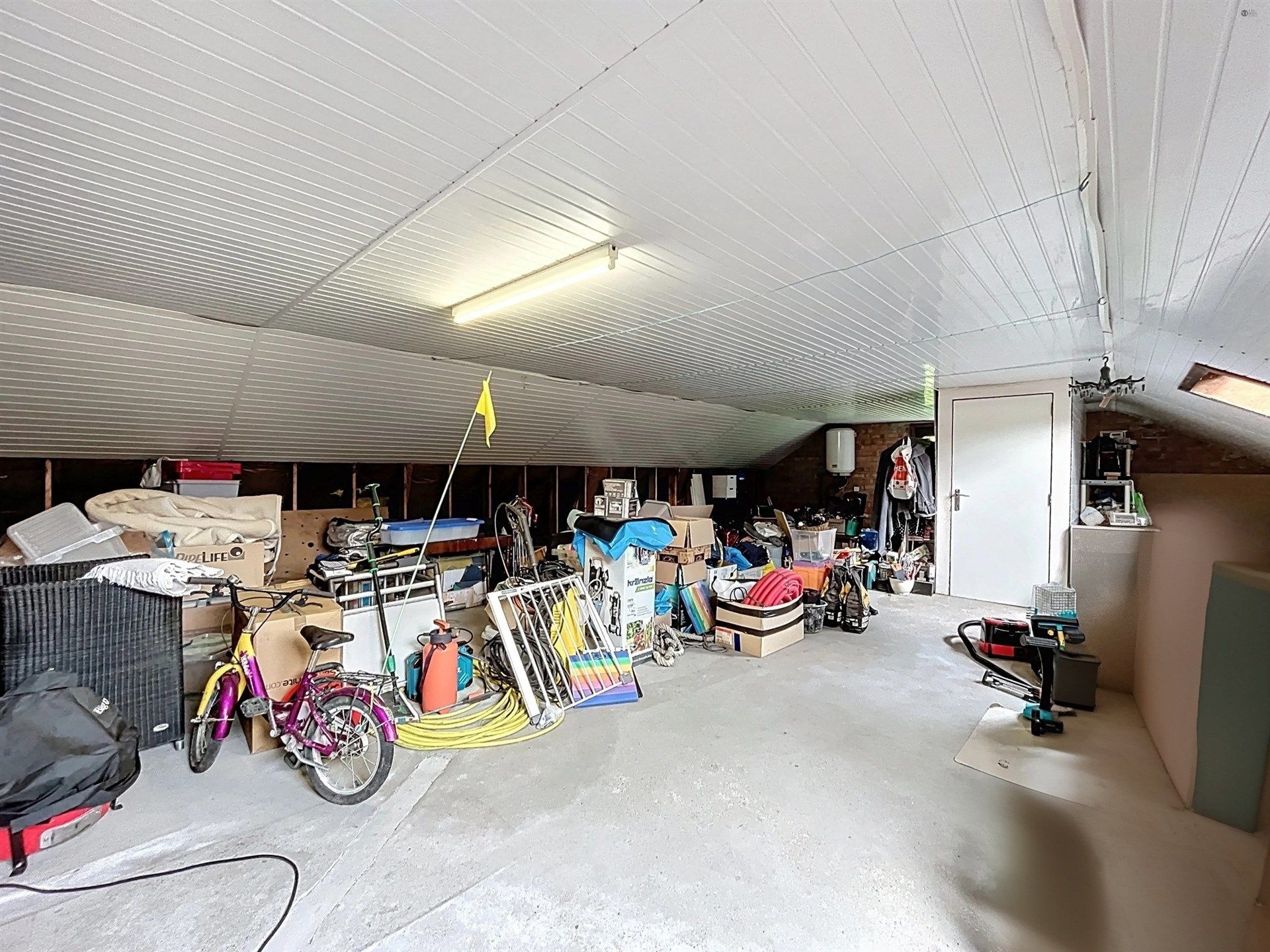 Rustig gelegen woning met (paarden)weide op perceel van 6760 m² foto 17