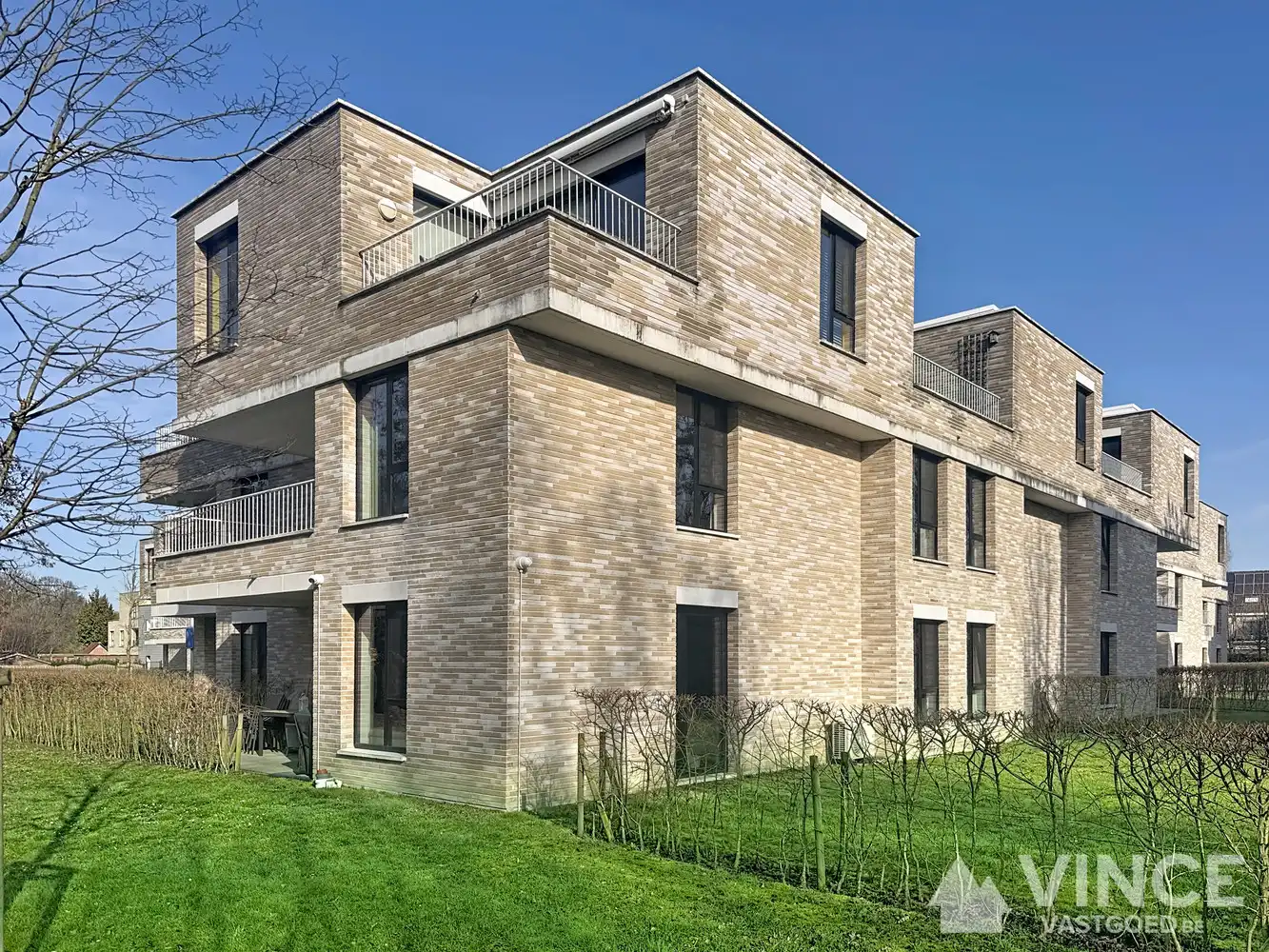 Modern appartement te huur met mooi uitzicht en veel lichtinval foto 23