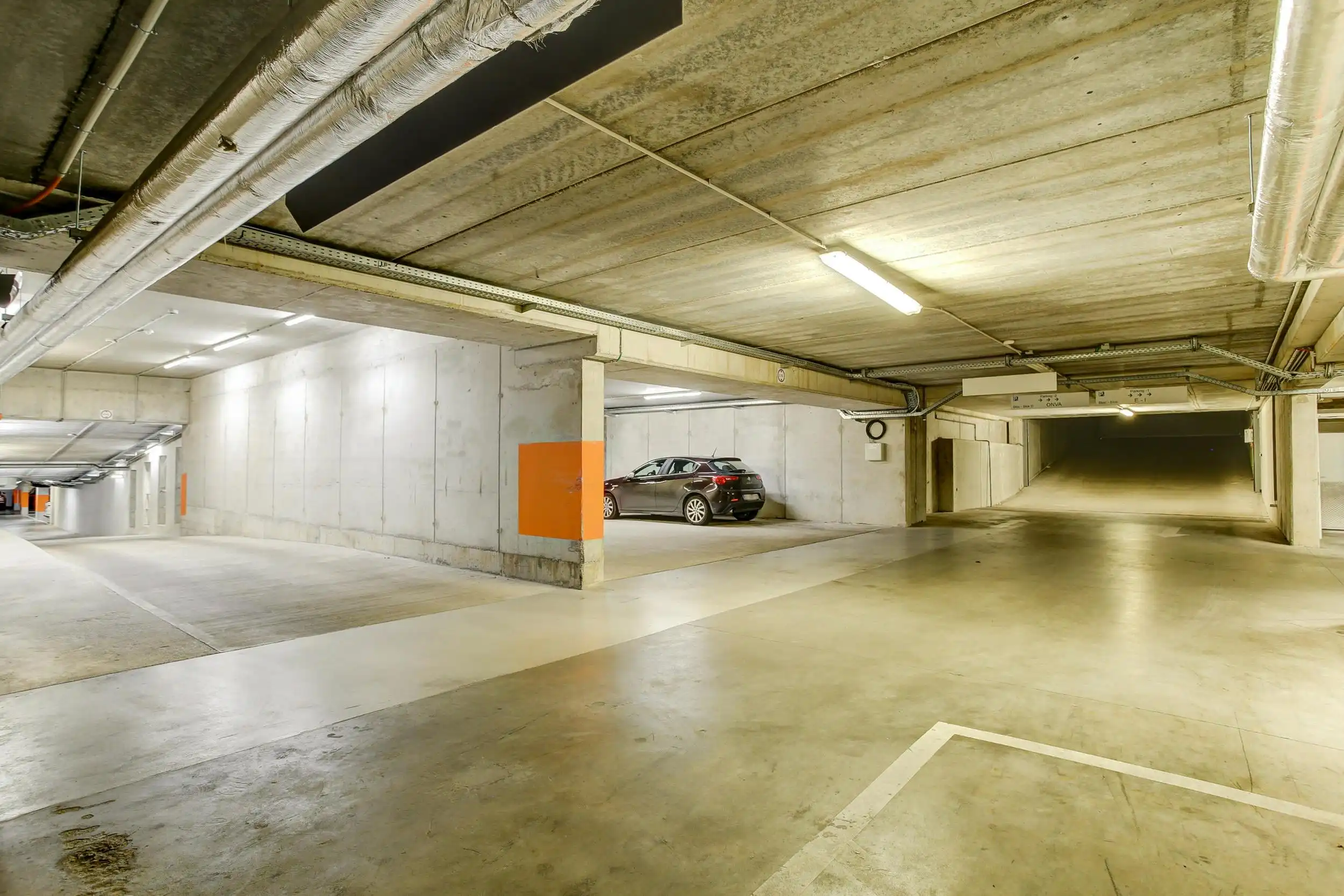Ondergrondse parkeerplaats te koop in gebrouw Figaro!  foto {{pictureIndex}}