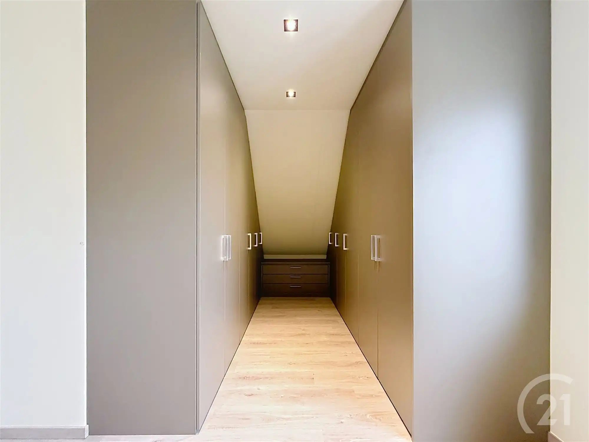 Aangename recente woning met 3 slaapkamers! foto 19