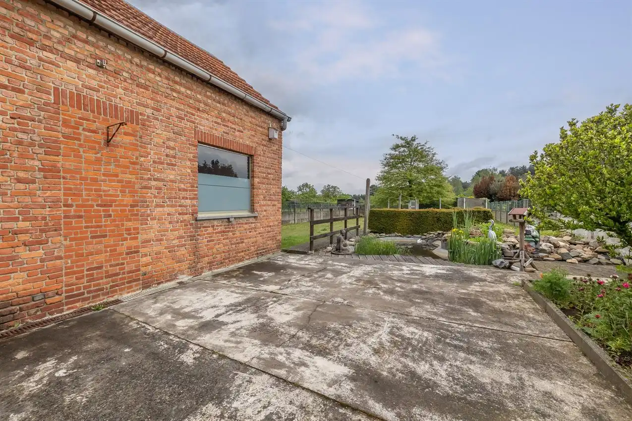 Woning met 3 slaapkamers, veranda en ruime tuin foto 21