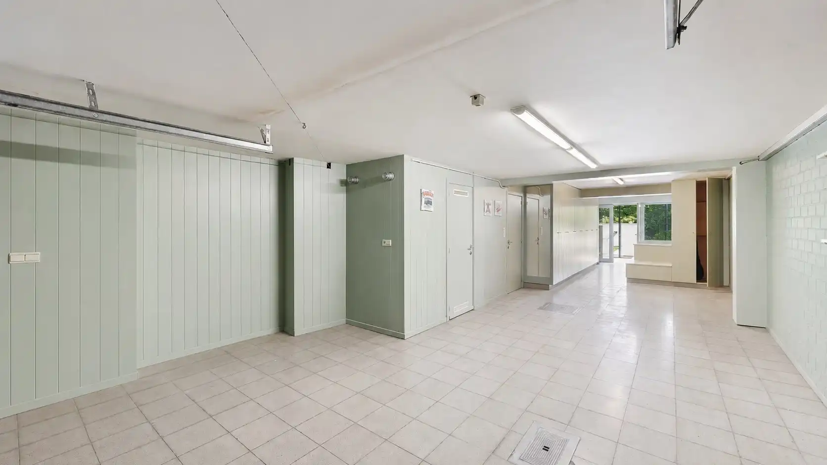 Ruime, stevige gezinswoning met 6 kamers en garage te Heist foto 27