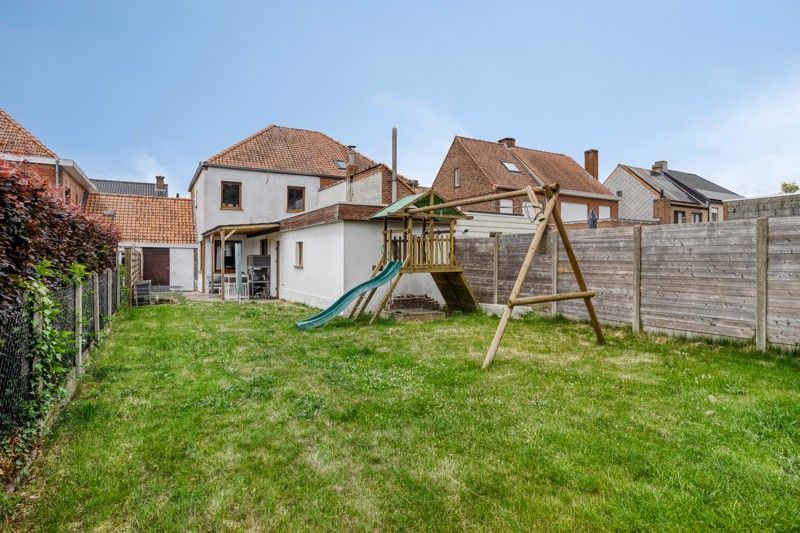Gerenoveerde halfopen woning met 3 slaapkamers, zonnige tuin en inpandige garage in hartje Wakken! foto 33