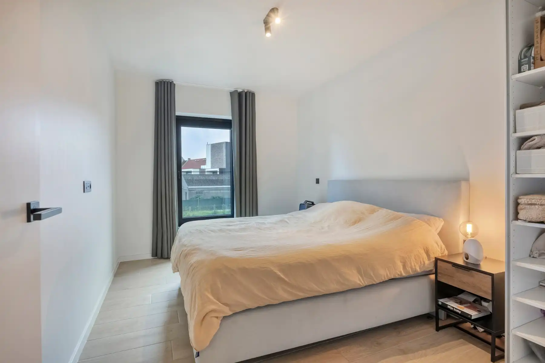 Lichtrijk BEN-appartement met 2 slaapkamers en zonnig terras foto 17