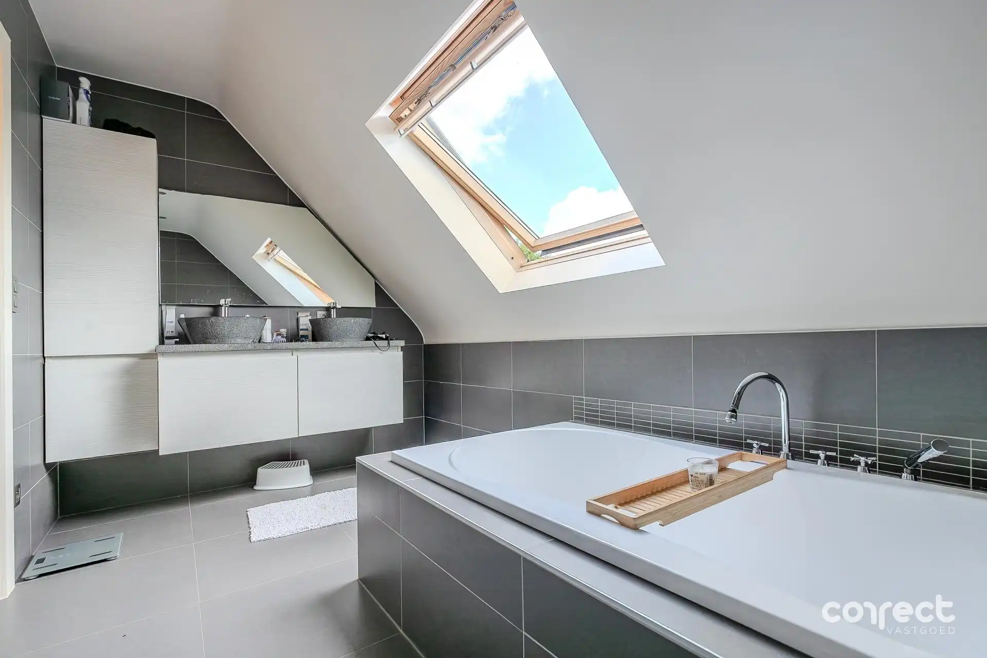 Rustig gelegen woning met 3 slaapkamers. foto 9