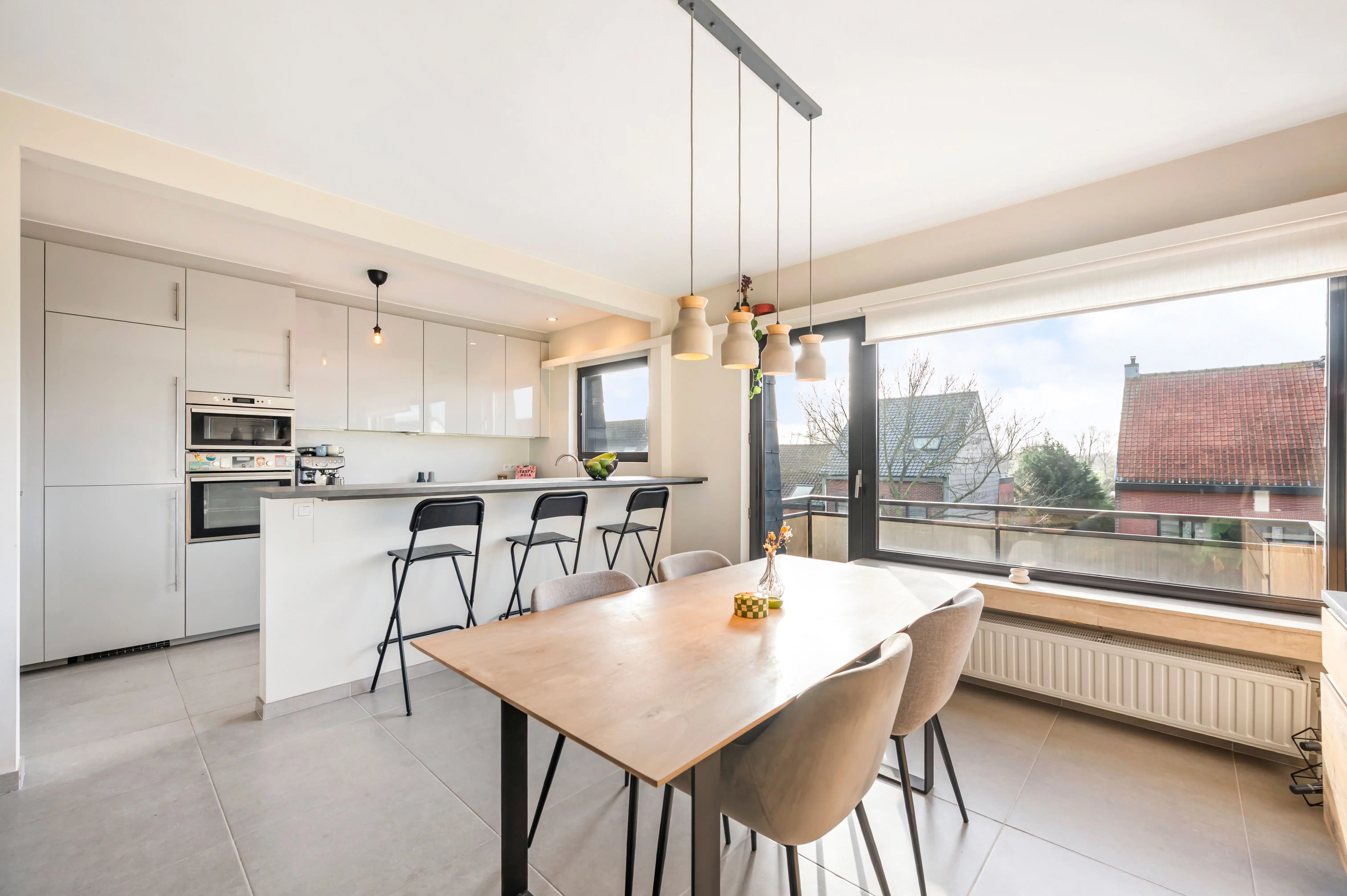 Lichtrijk hoekappartement met 3 slaapkamers en garagebox in Ekeren! foto 7