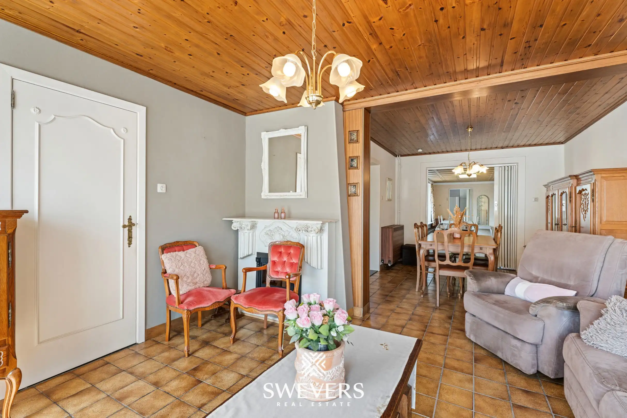 Uitstekend gelegen woning met 4 slaapkamers en mooie tuin foto 4