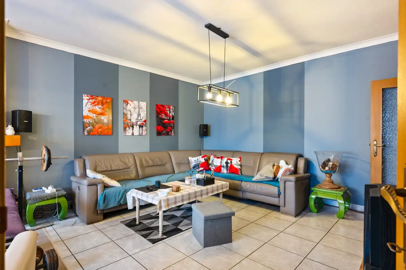 Gelijkvloers appartement met 2 slpk., veranda, verhard tuintje en garage foto 3