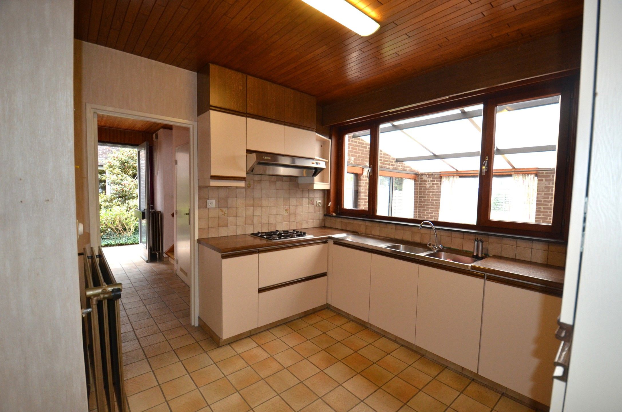 Te renoveren woning op rustige locatie foto 8