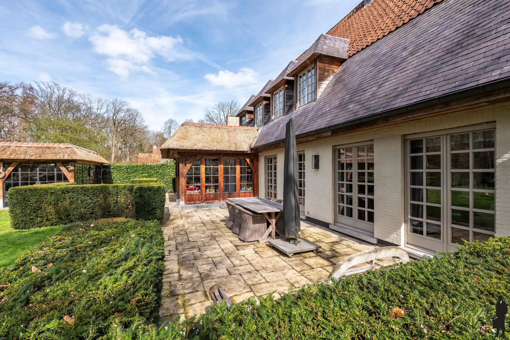 Prachtige villa met uitzicht op de weilanden van het kasteel foto 29