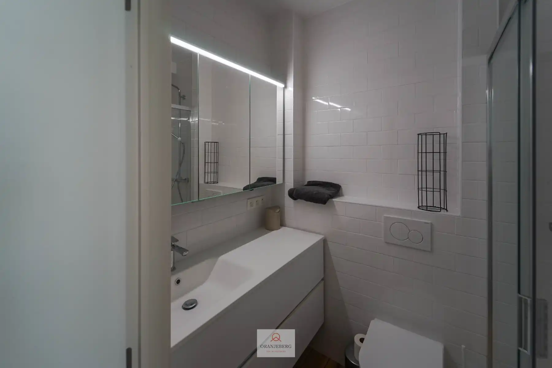 Charmante bemeubelde citéwoning nabij Coupure foto 13