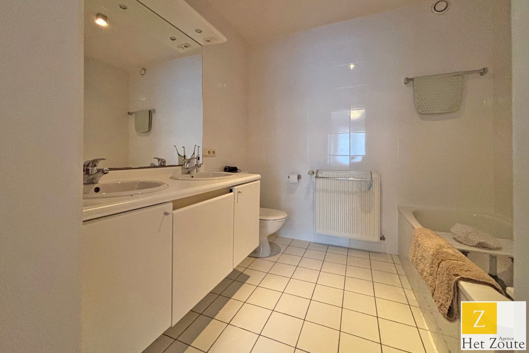 Gemeubeld appartement - frontaal Zeezicht - 4 slaapkamers foto 12