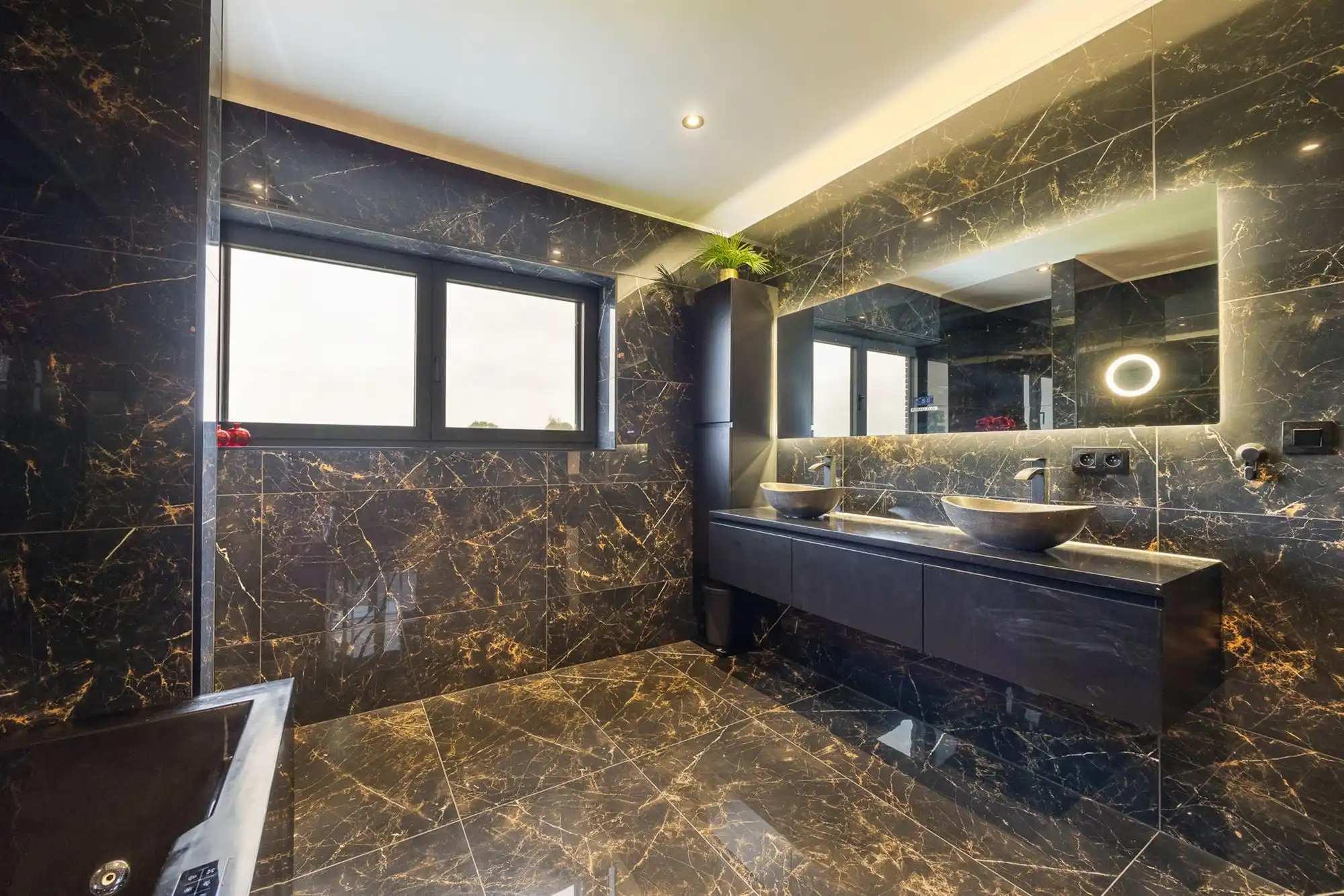 Moderne villa met 5 slaapkamers, ruime tuin en garage  foto 17