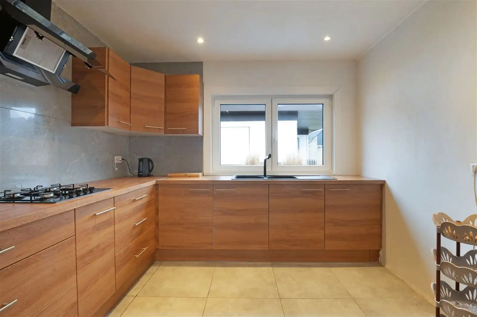 Instapklare gezinswoning met tuin en garage nabij centrum foto 7