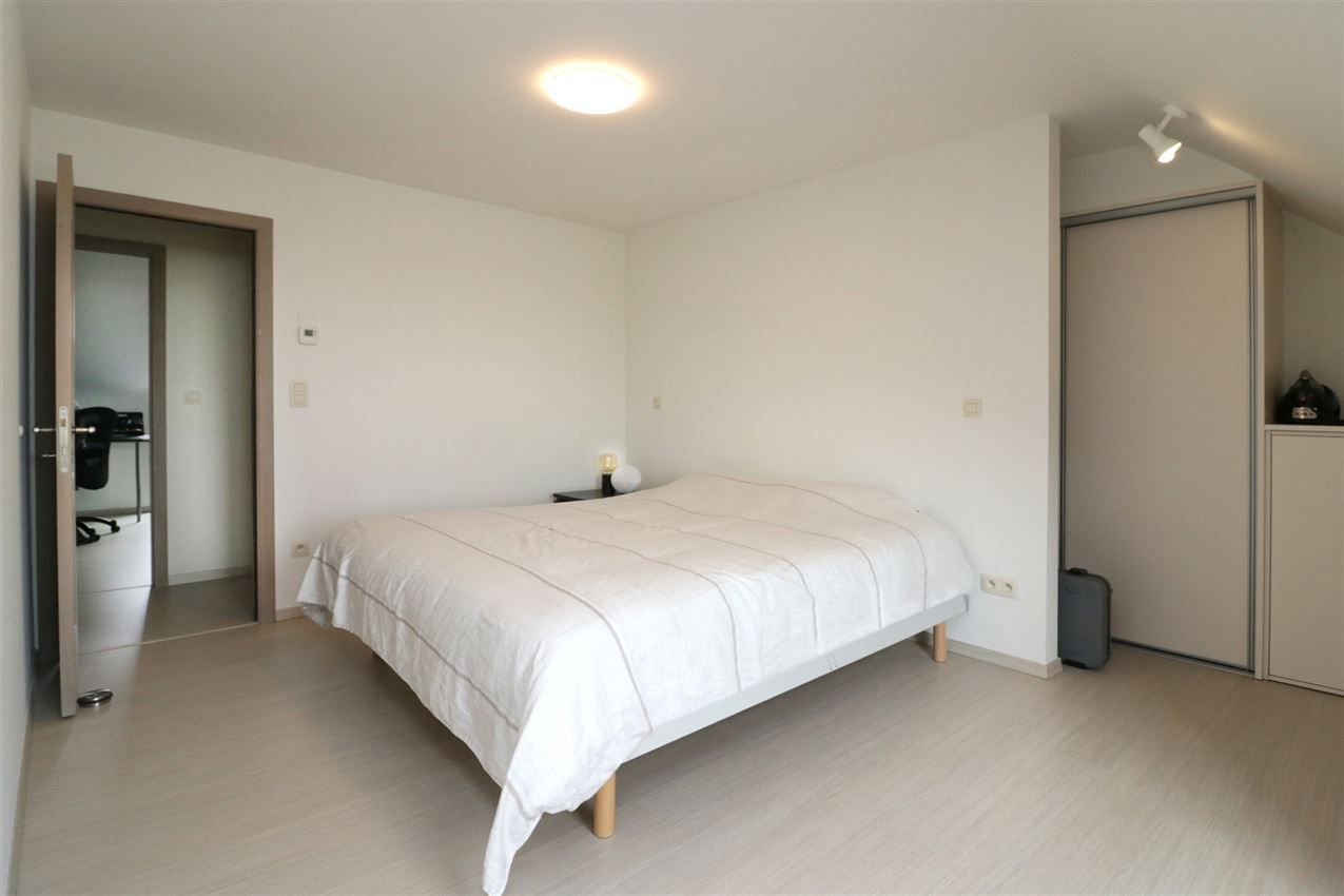 Duplex met 2 slpk., terras en garage temidden centrum foto 18