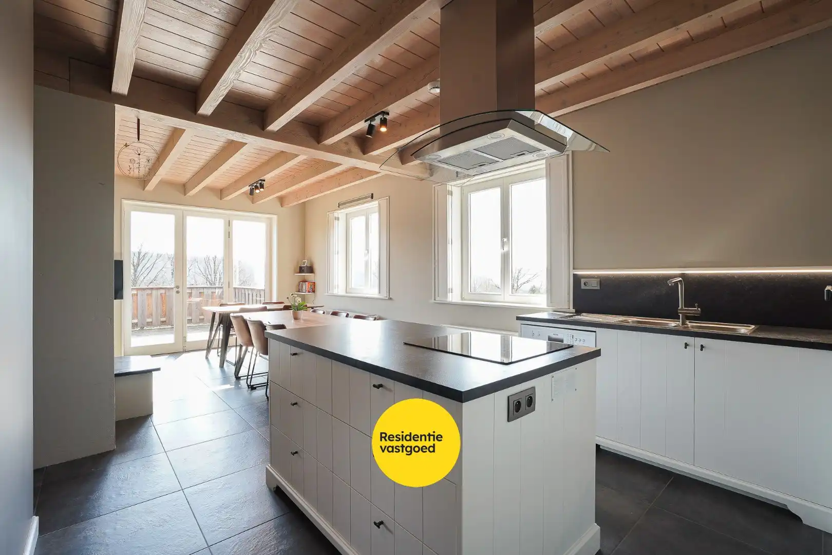 Open bebouwing te koop met uniek potentieel! foto 11