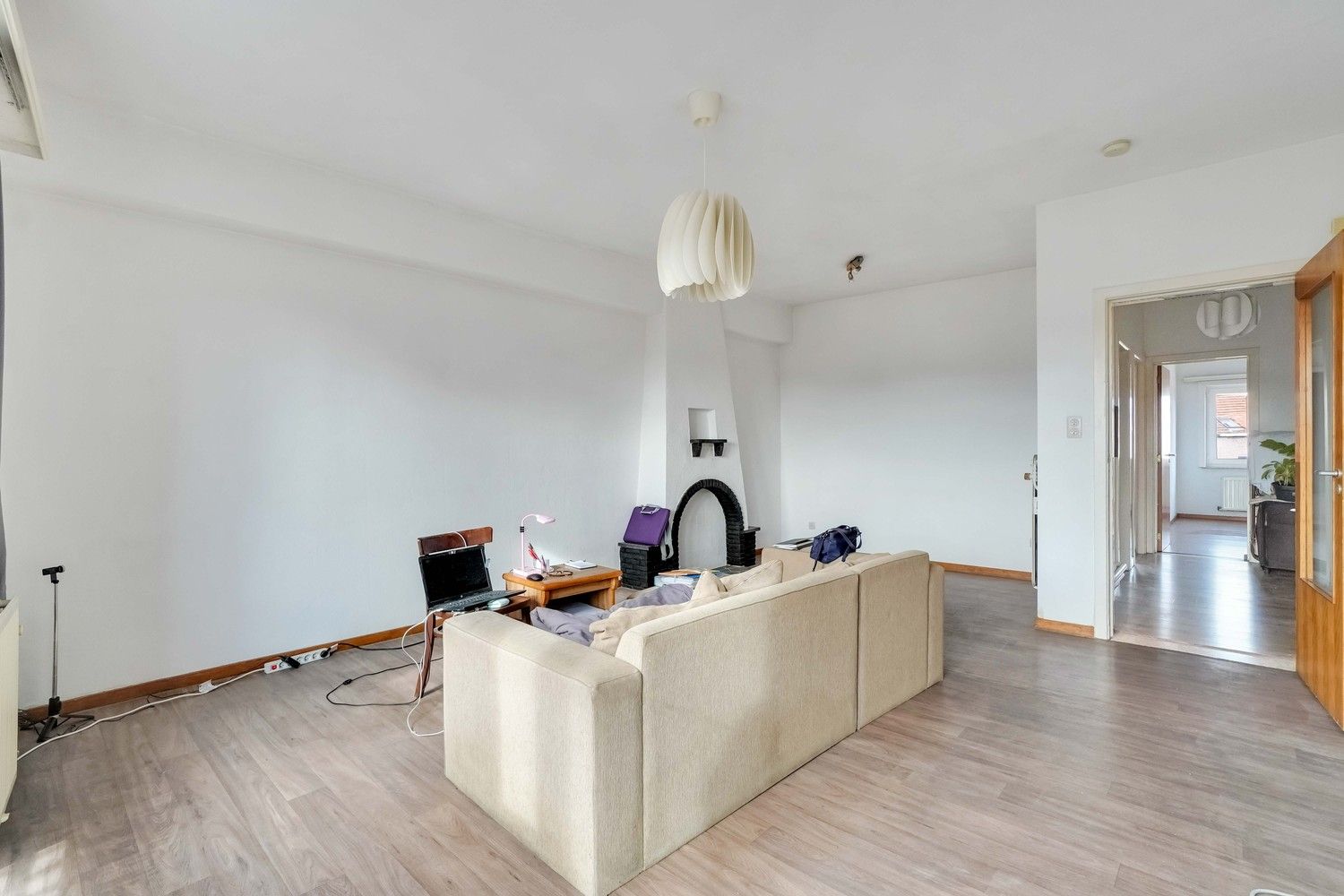 ruim tweeslaapkamerappartement met renovatiepotentieel foto 5