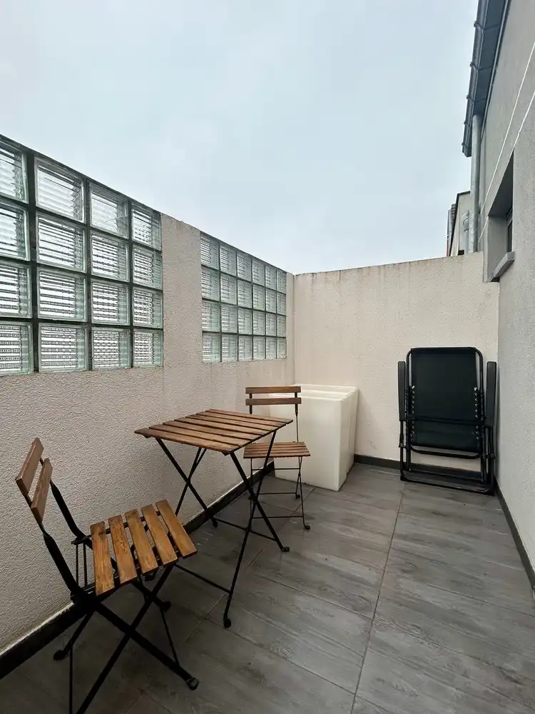 Volledig gerenoveerd duplex-appartement met 1 kamer foto 4