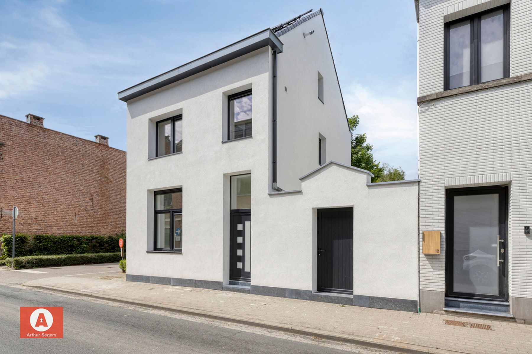 Gerenoveerde woning in hartje Baasrode foto {{pictureIndex}}