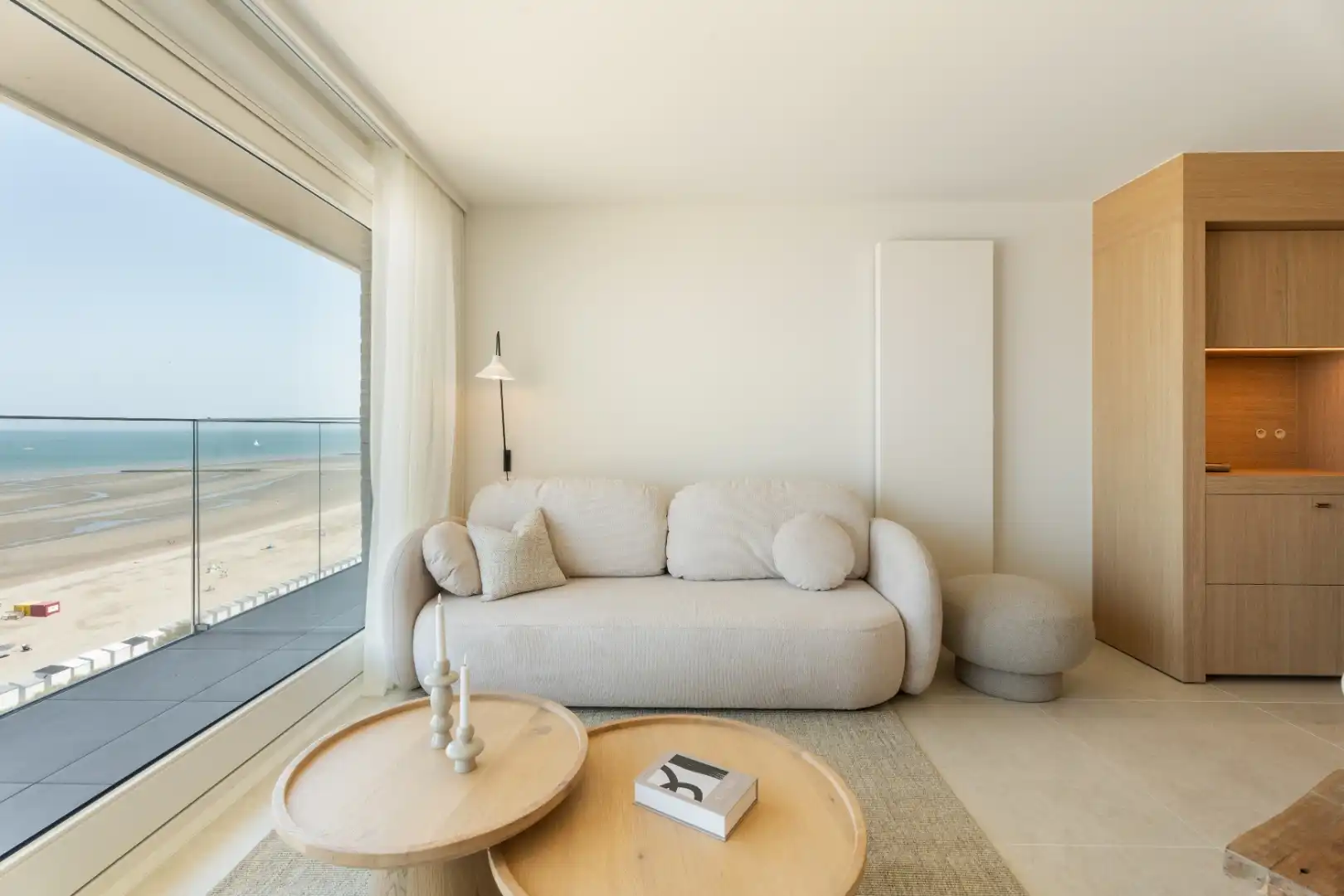 Luxueus gerenoveerd appartement met frontaal zeezicht te Nieuwpoort foto 3