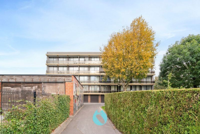 Lichtrijk appartement met 2 slaapkamers en garage foto 17