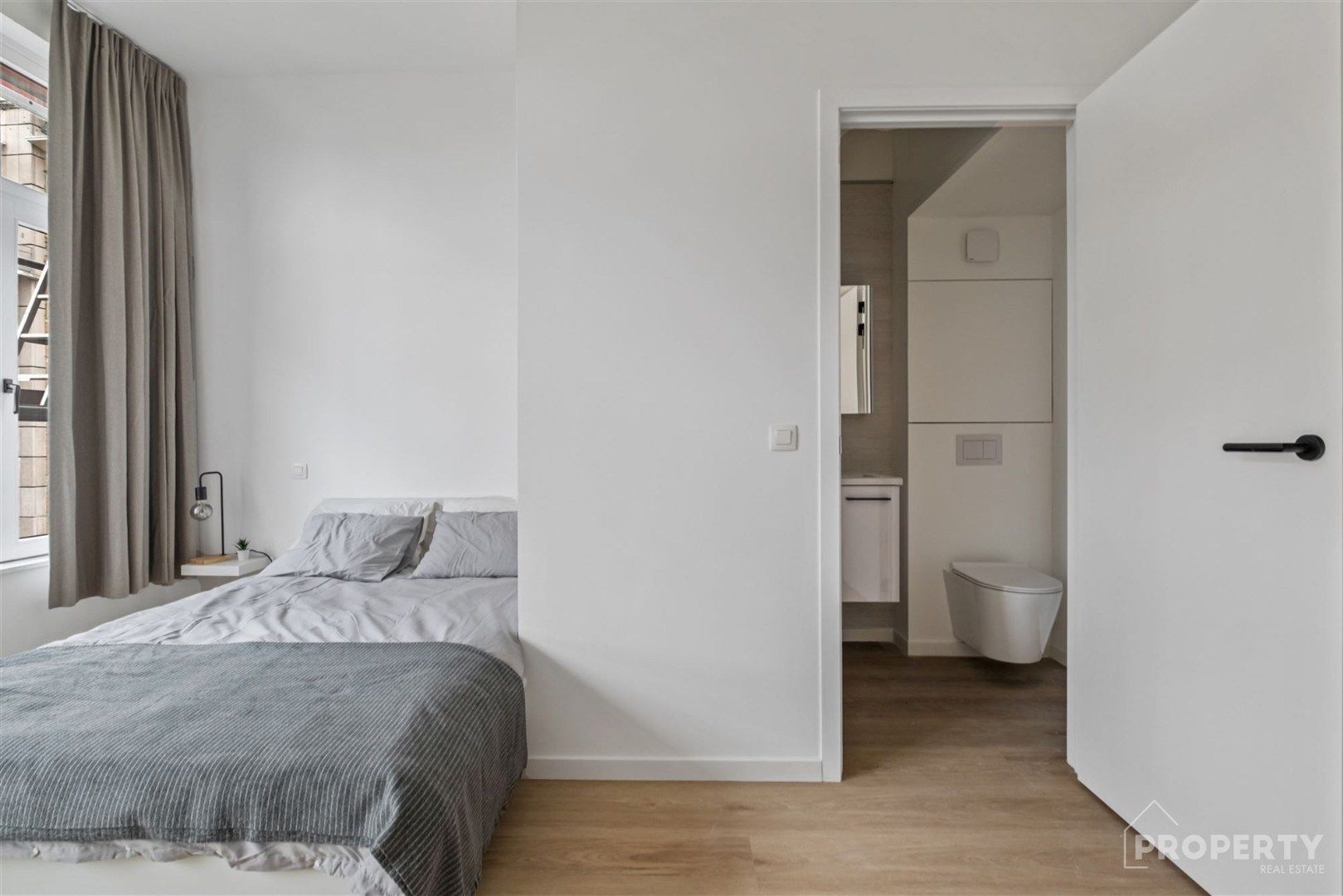 High-end studentenkamer in klassevol erfgoedgebouw foto 6