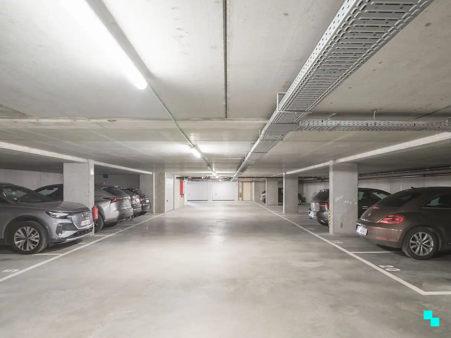 Gelijkvloers appartement omgeven door groen aan de Sint-Denijskerk foto 20