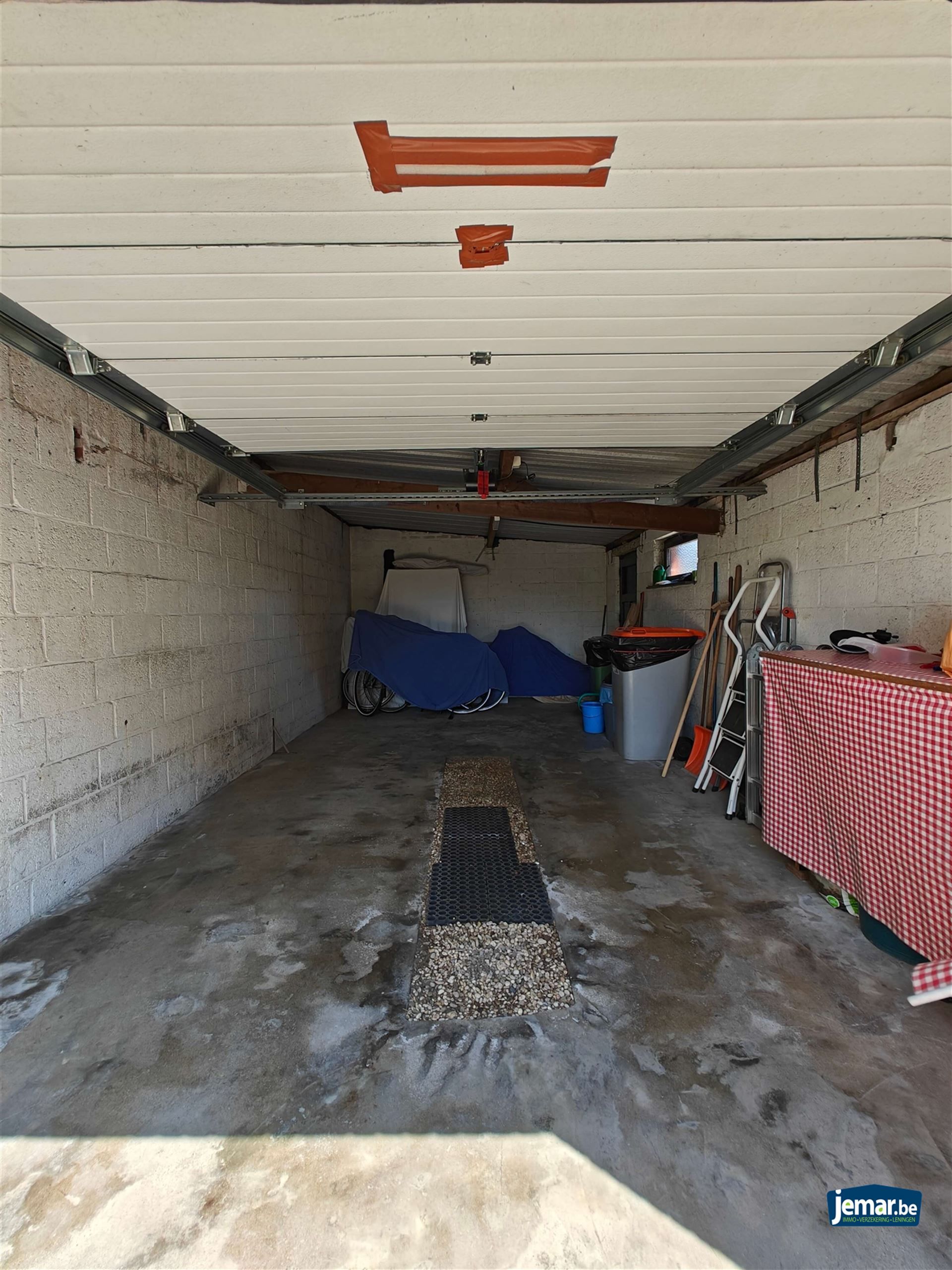 Half- open woning met 4 slaapkamers en apart garage foto 27