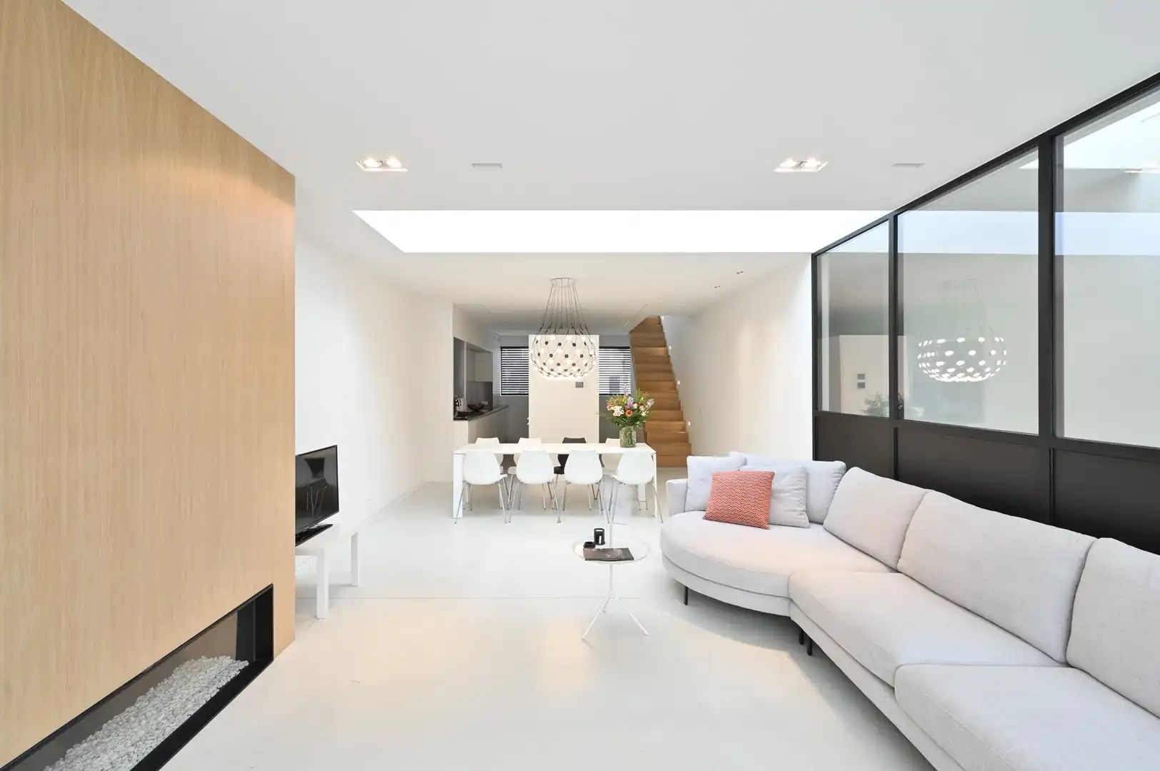 Prachtige, instapklare woning gelegen in Oud Knokke, aan de rand van het Zoute. foto 3