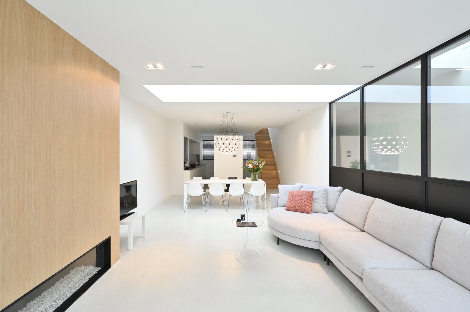 Prachtige, instapklare woning gelegen in Oud Knokke, aan de rand van het Zoute. foto 3