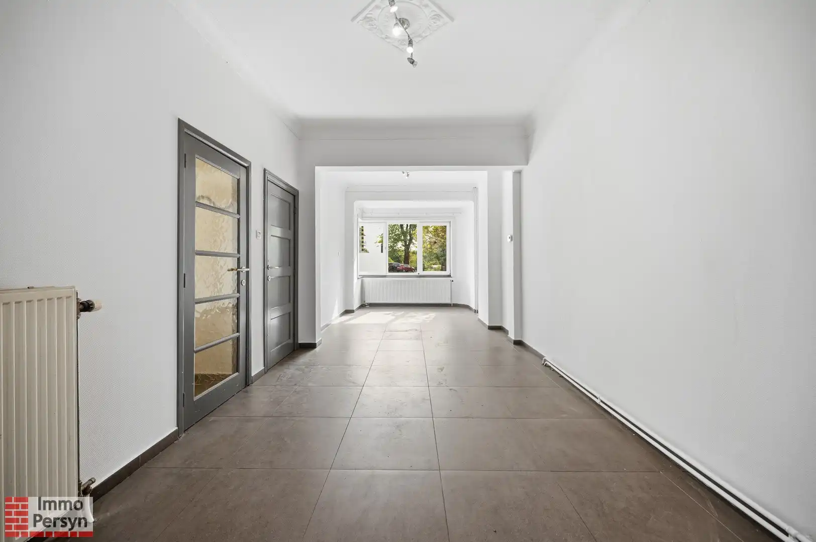 Rrijwoning met 4 slaapkamers. foto 8