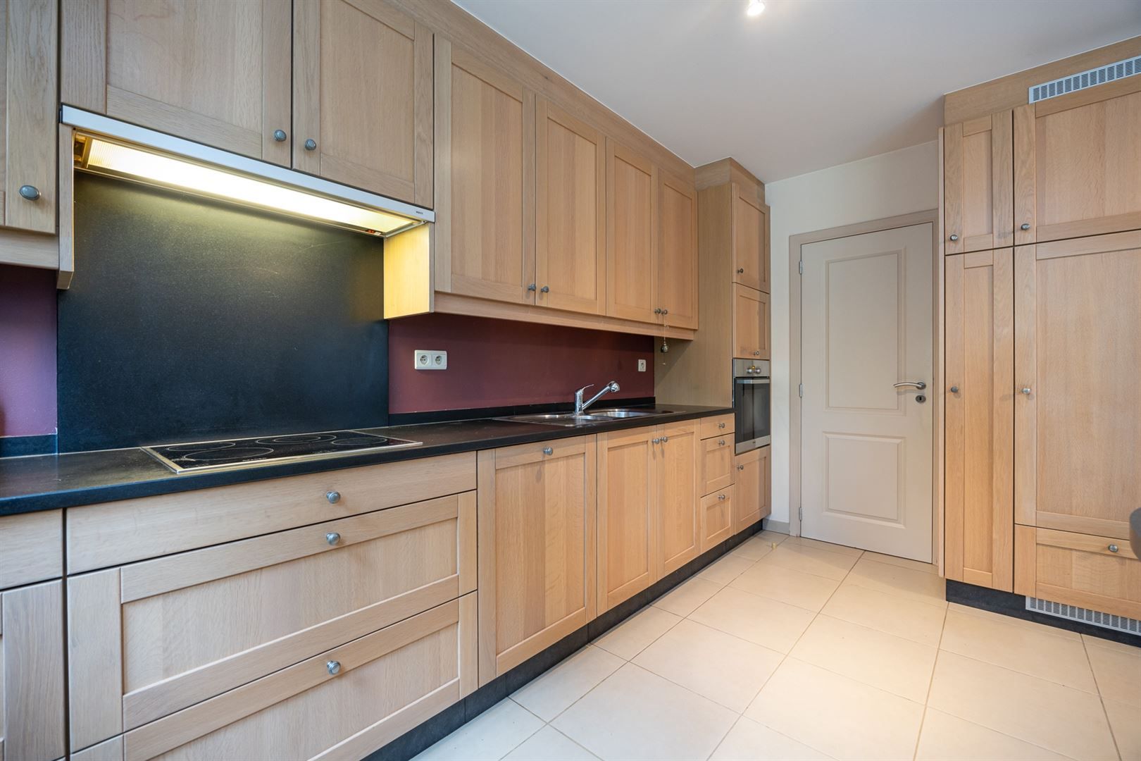 Woning op toplocatie met ruime tuin en zicht op bosgebied. foto 10